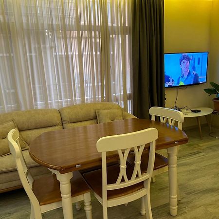 Asmati Apartment 2 Batoemi Buitenkant foto