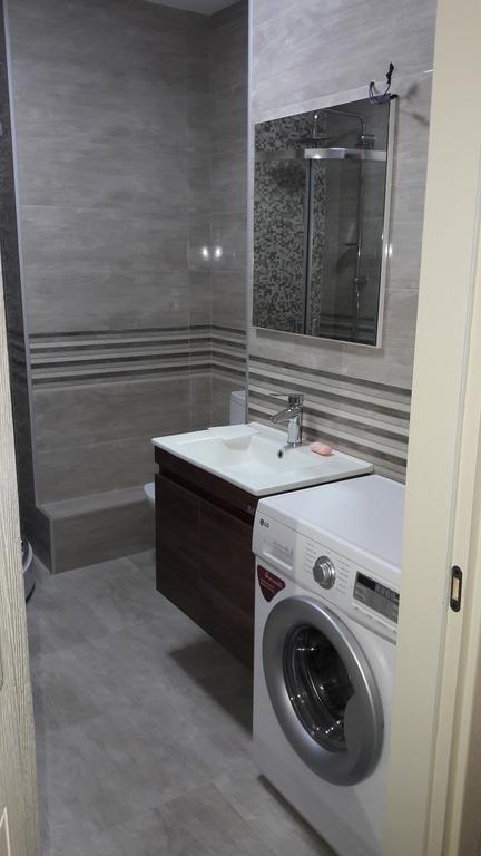 Asmati Apartment 2 Batoemi Buitenkant foto