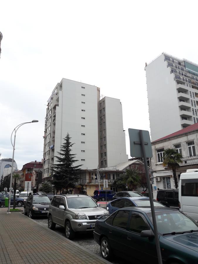 Asmati Apartment 2 Batoemi Buitenkant foto
