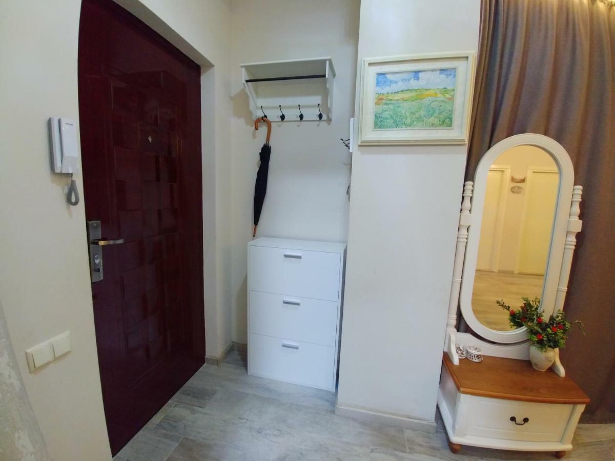 Asmati Apartment 2 Batoemi Buitenkant foto