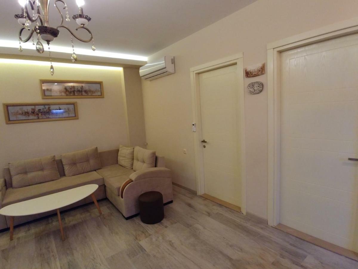 Asmati Apartment 2 Batoemi Buitenkant foto
