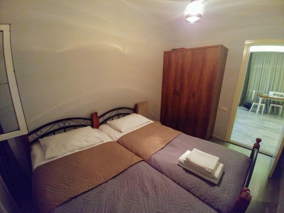 Asmati Apartment 2 Batoemi Buitenkant foto